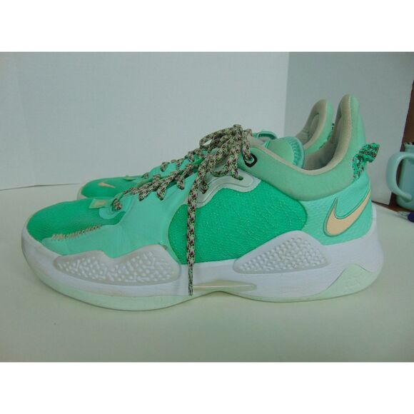 Nike Green Glow Play for the future Size 10 Basketball Shoes in great condition - Picture 4 of 8